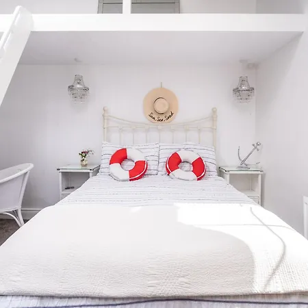 The Old Coastguard Tower * Buncrana