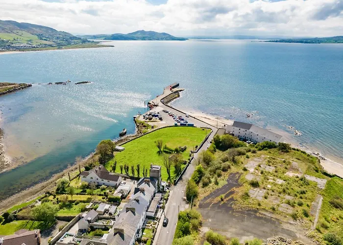 The Old Coastguard Tower Tatil Evi Buncrana